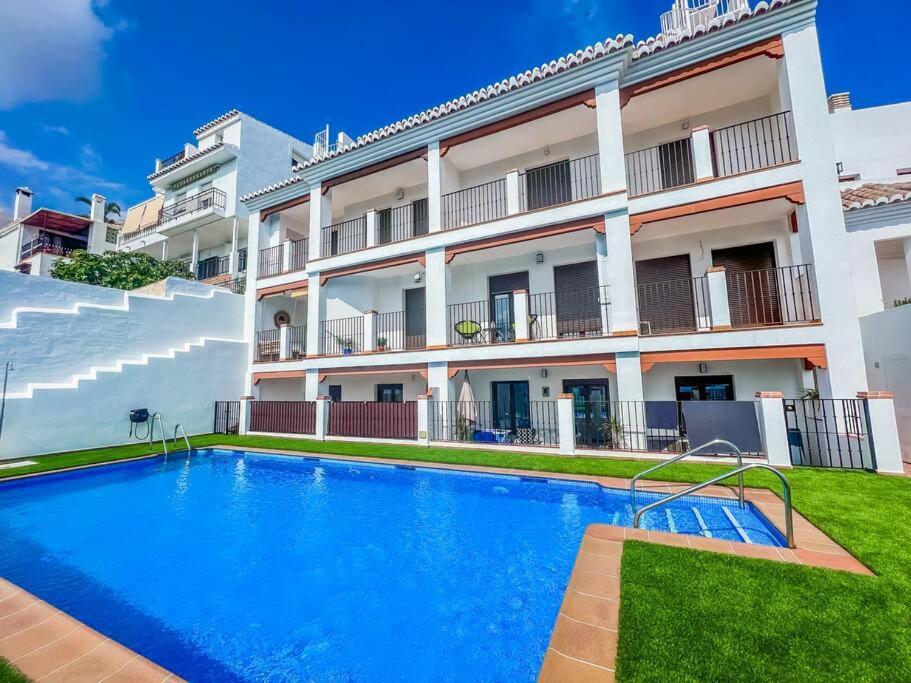 Modern 2 Bed Apartment With Pool In Frigiliana Extérieur photo