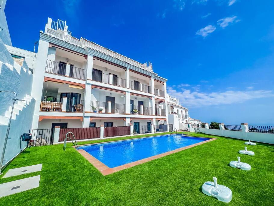 Modern 2 Bed Apartment With Pool In Frigiliana Extérieur photo