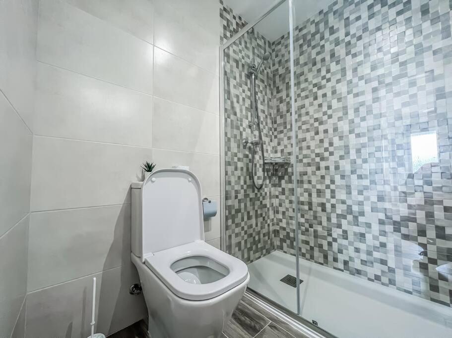 Modern 2 Bed Apartment With Pool In Frigiliana Extérieur photo